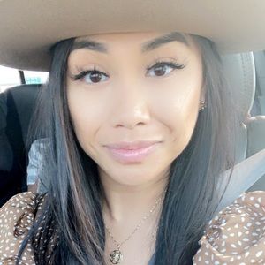 Meet your Posher, Leanne